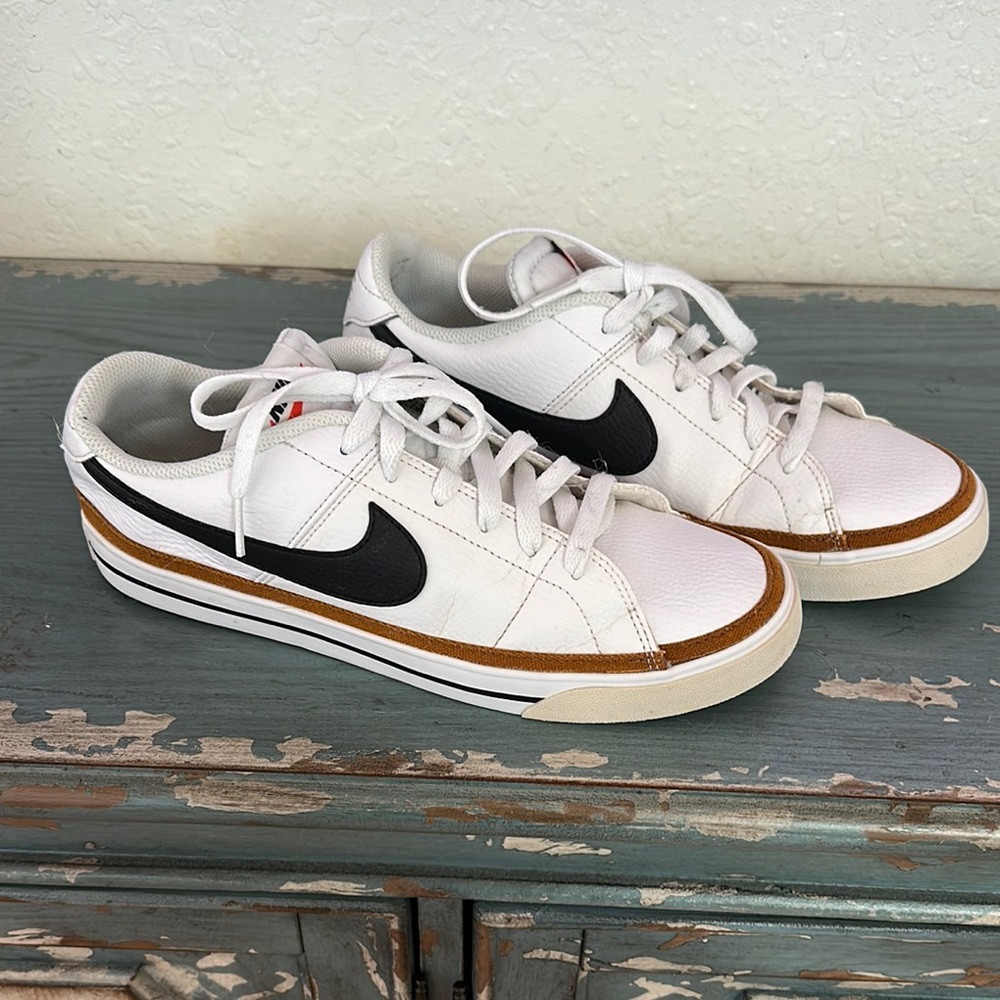 Nike Men's White and Black Sneakers